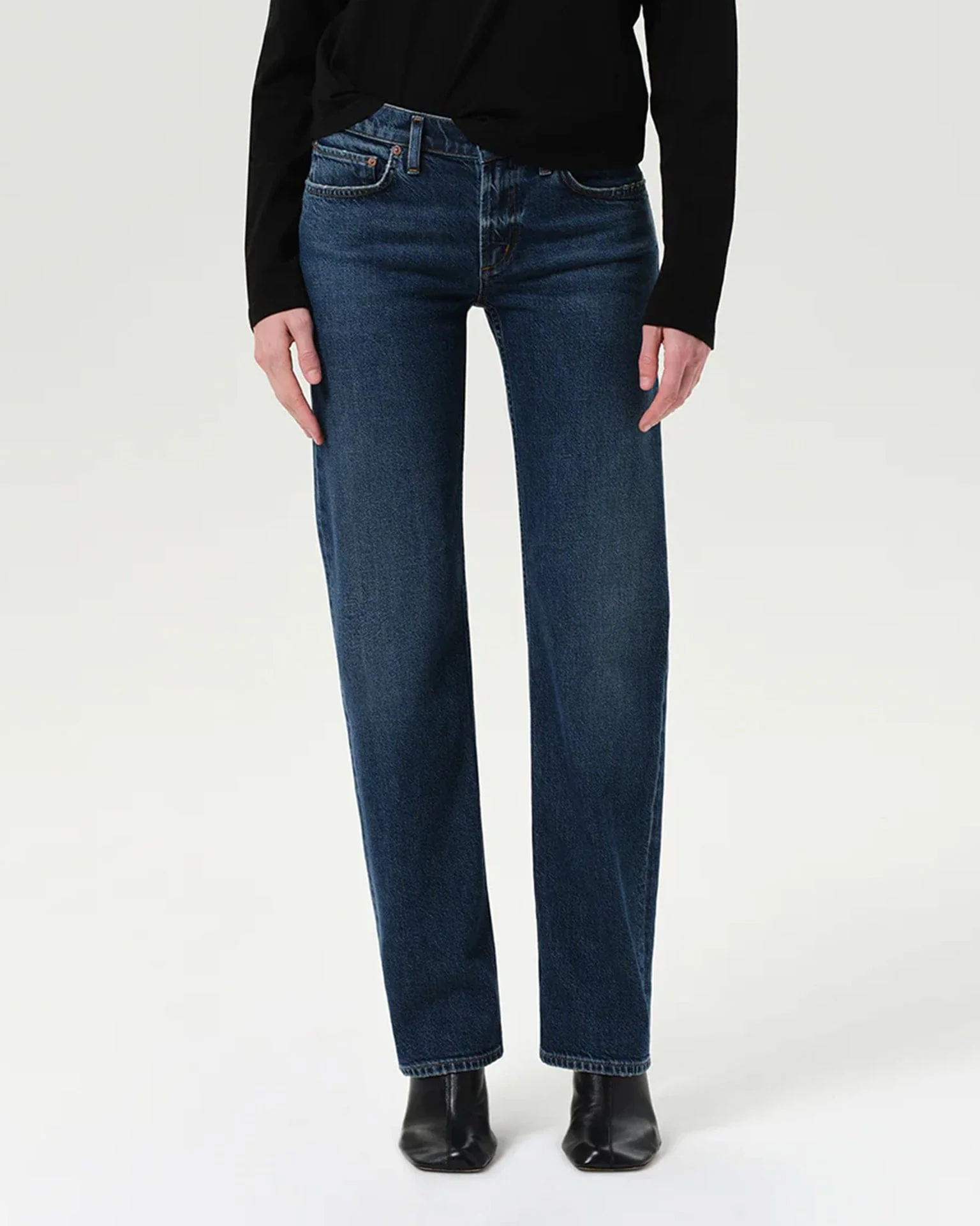 Low Rise Slim 29in Inseam in Slick