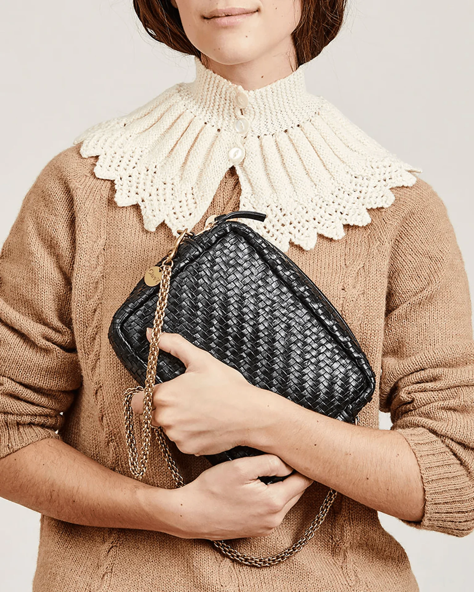 Midi Sac in Black Woven Zig-Zag - Image 2