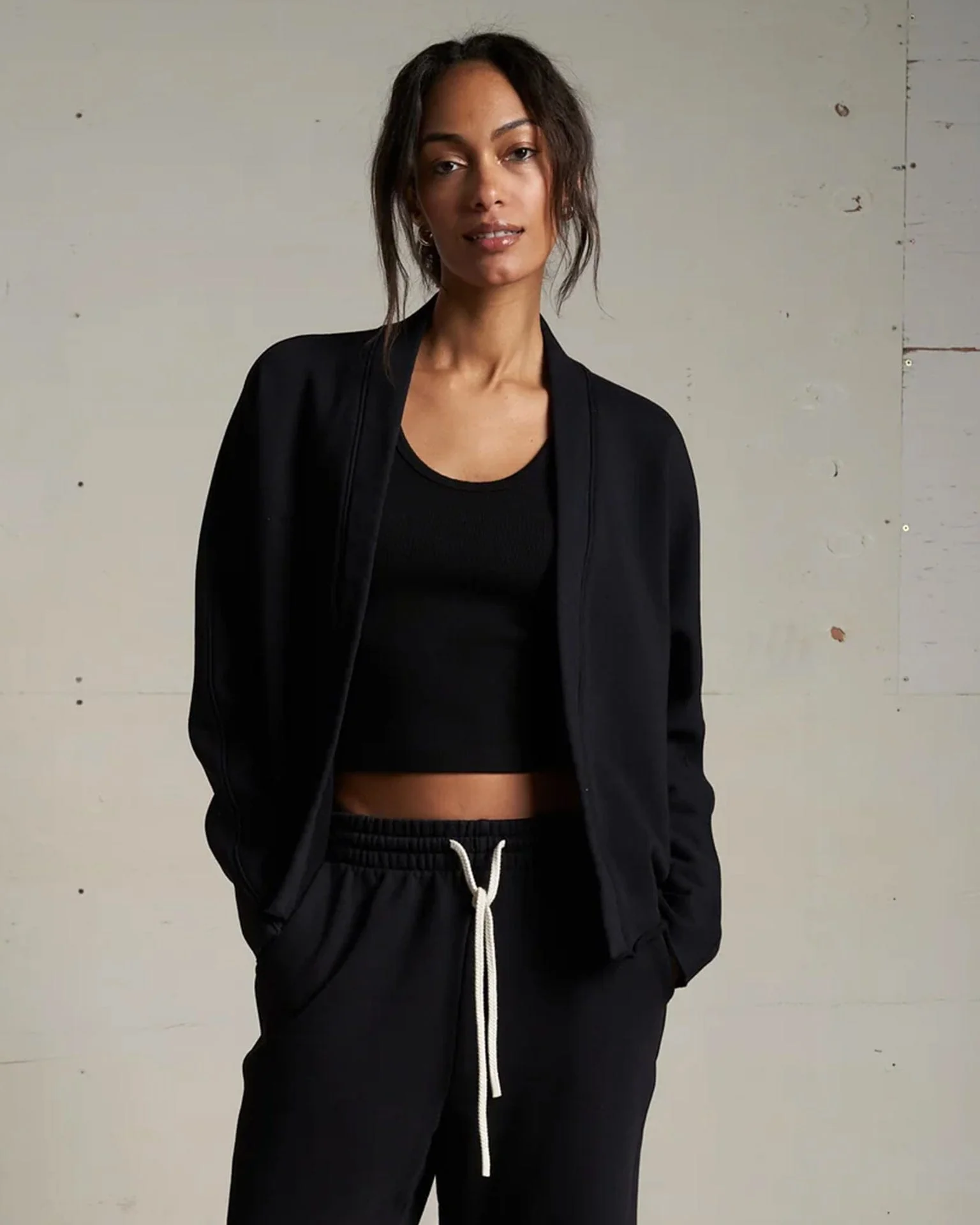 Olivia Fleece Short Cardigan in True Black