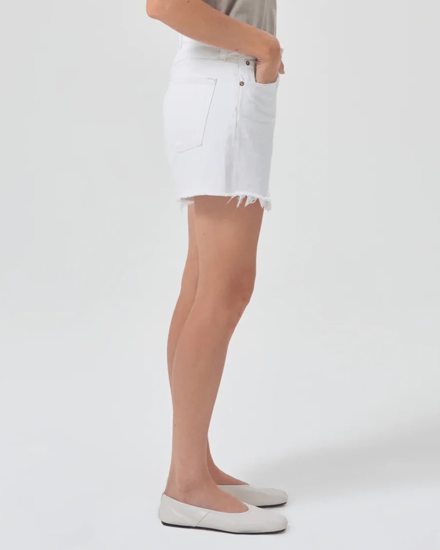 Parker Long Short in Panna Cotta - Image 4