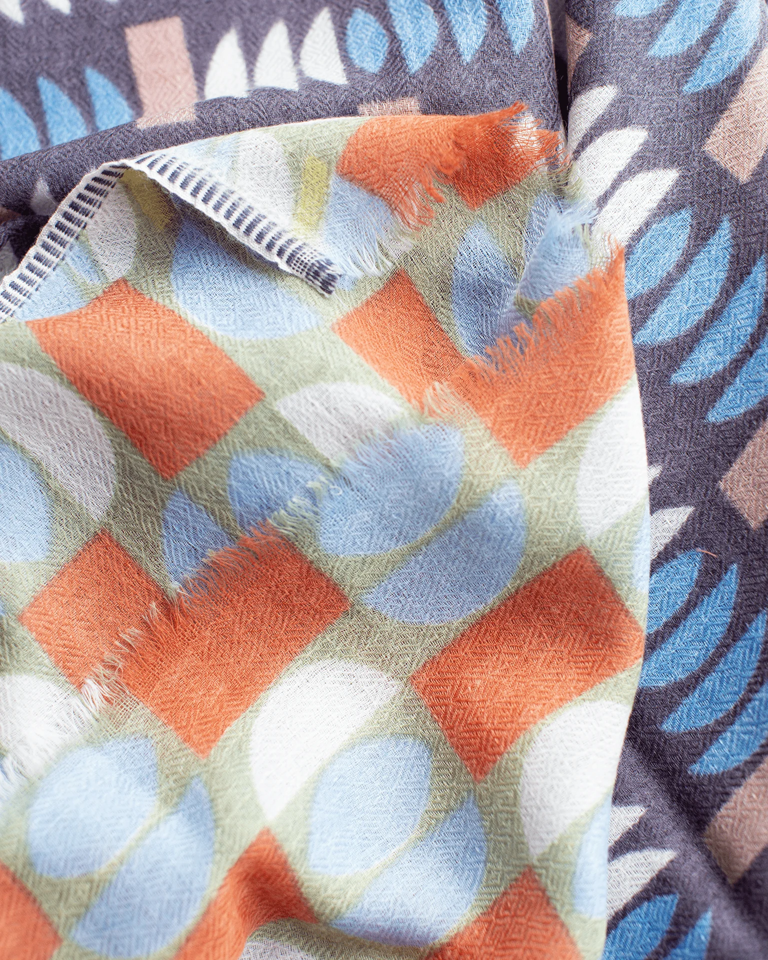 Pop Geo Wool Silk & Cashmere Scarf in Mauve - Image 2