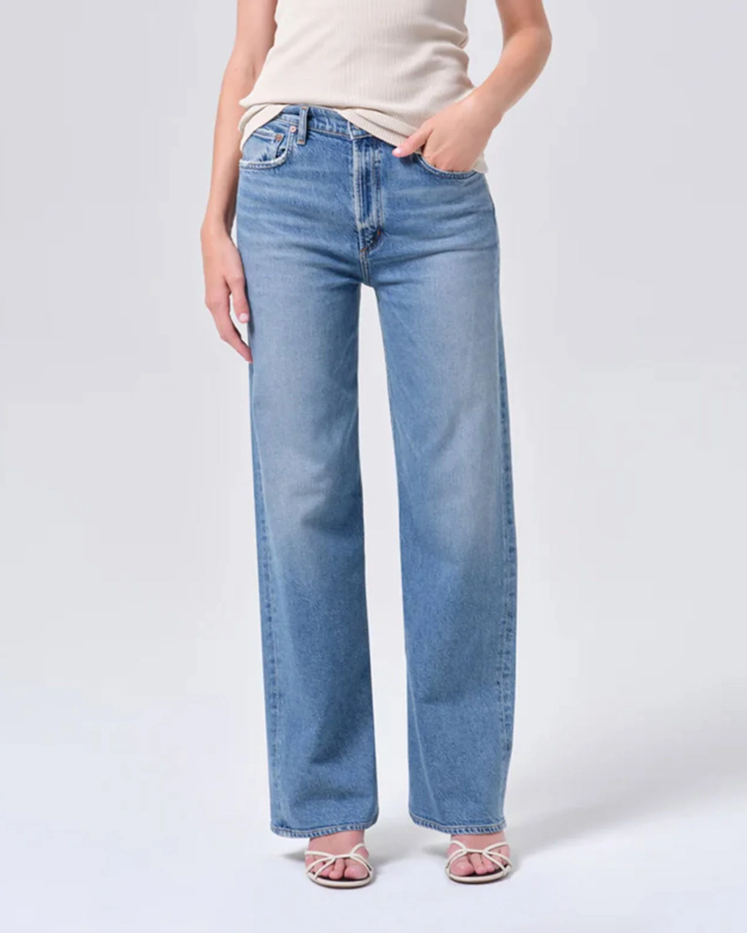 Ren 32in in Measure