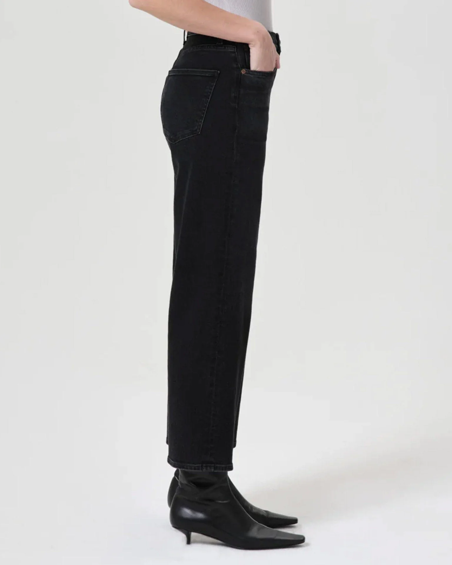 Ren in Hush - Image 4