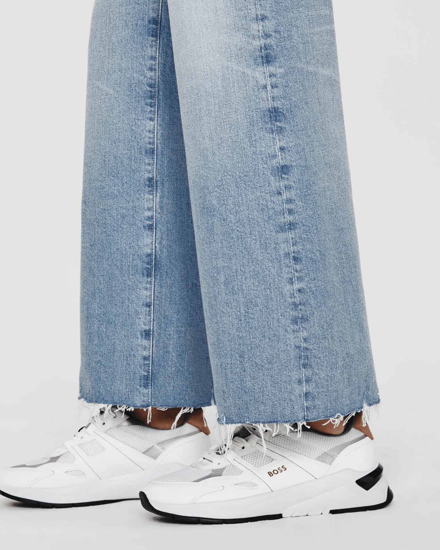 Saige Wide Leg Crop in Chateau - Image 3