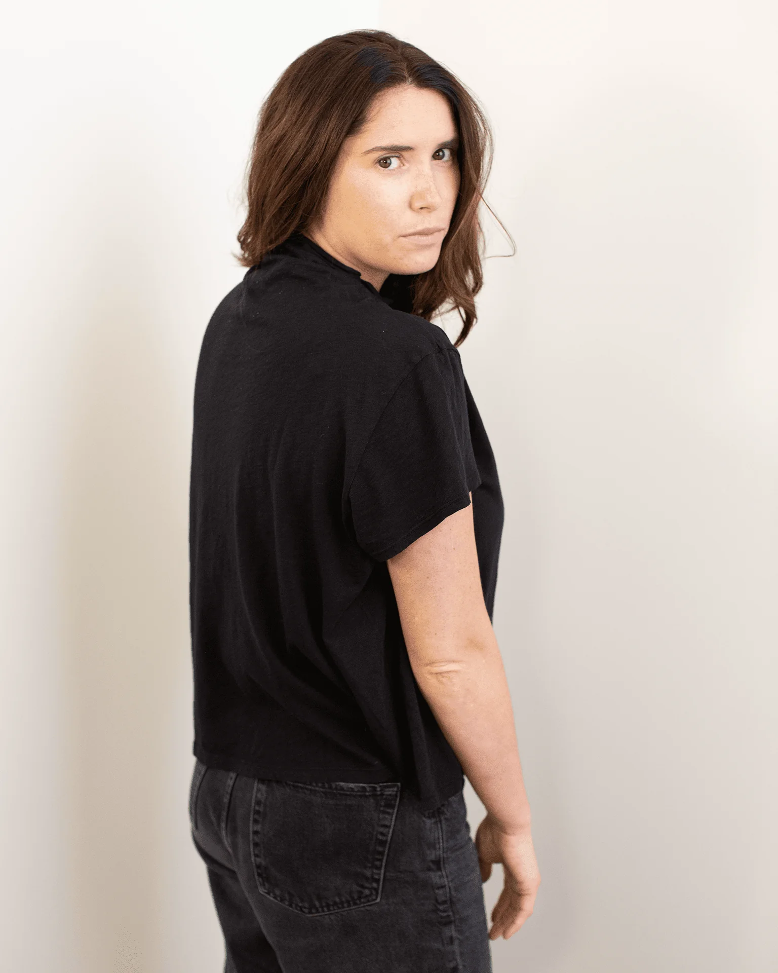 Savi S/S Mock Neck Crop Top in Black - Image 2