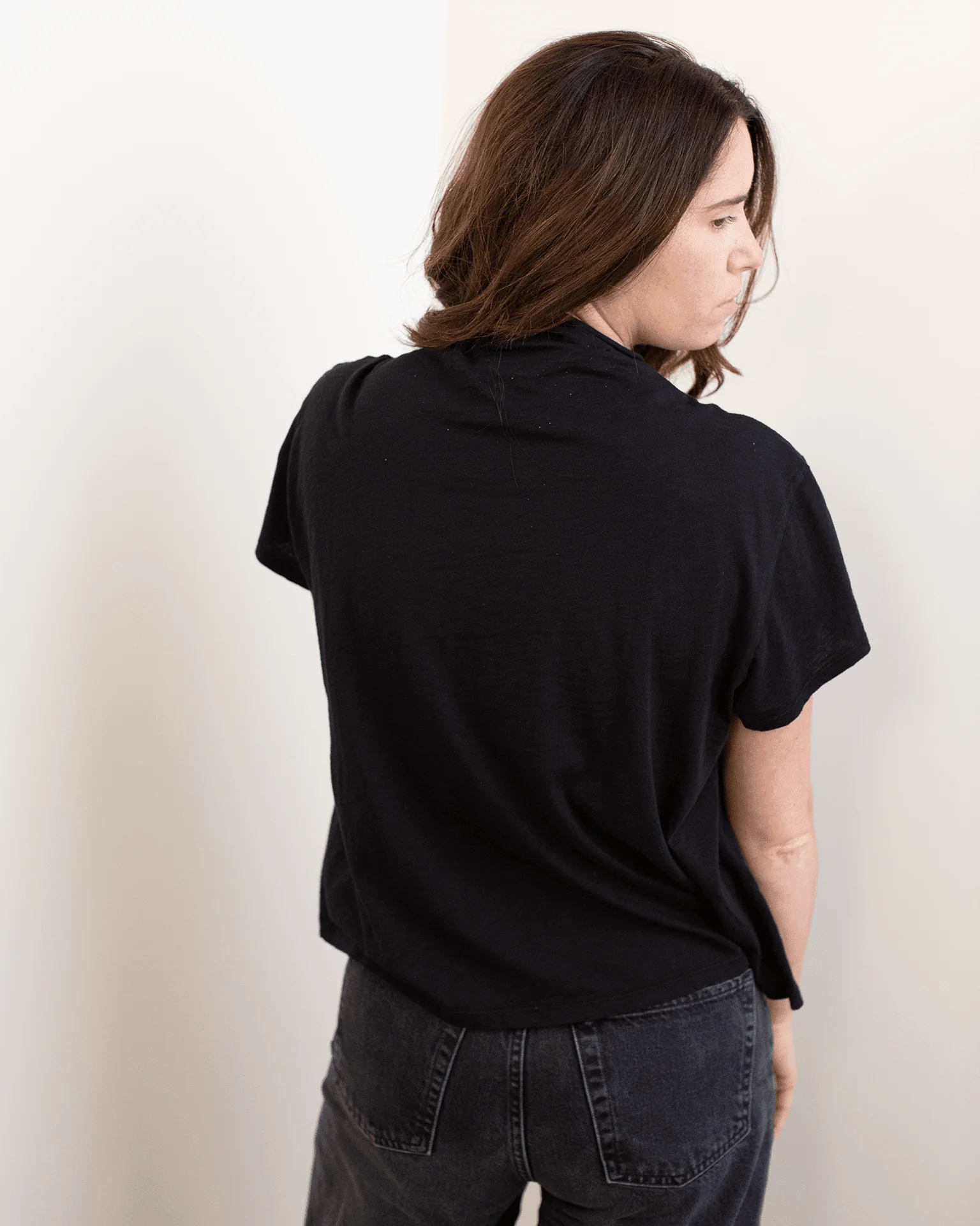 Savi S/S Mock Neck Crop Top in Black - Image 3