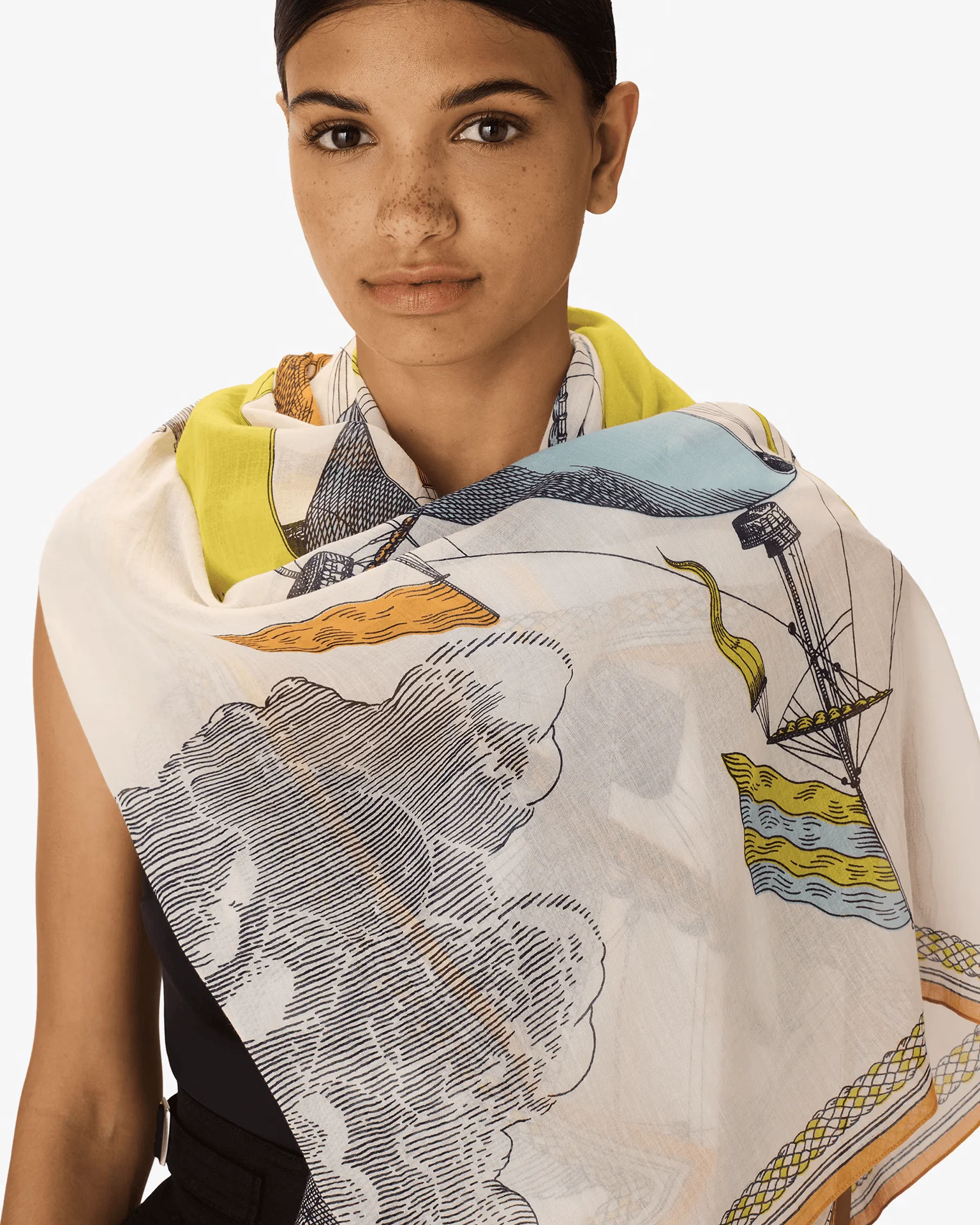 Scarf / Etole 100 Des Rives et Des Reves in Multicolor - Image 4