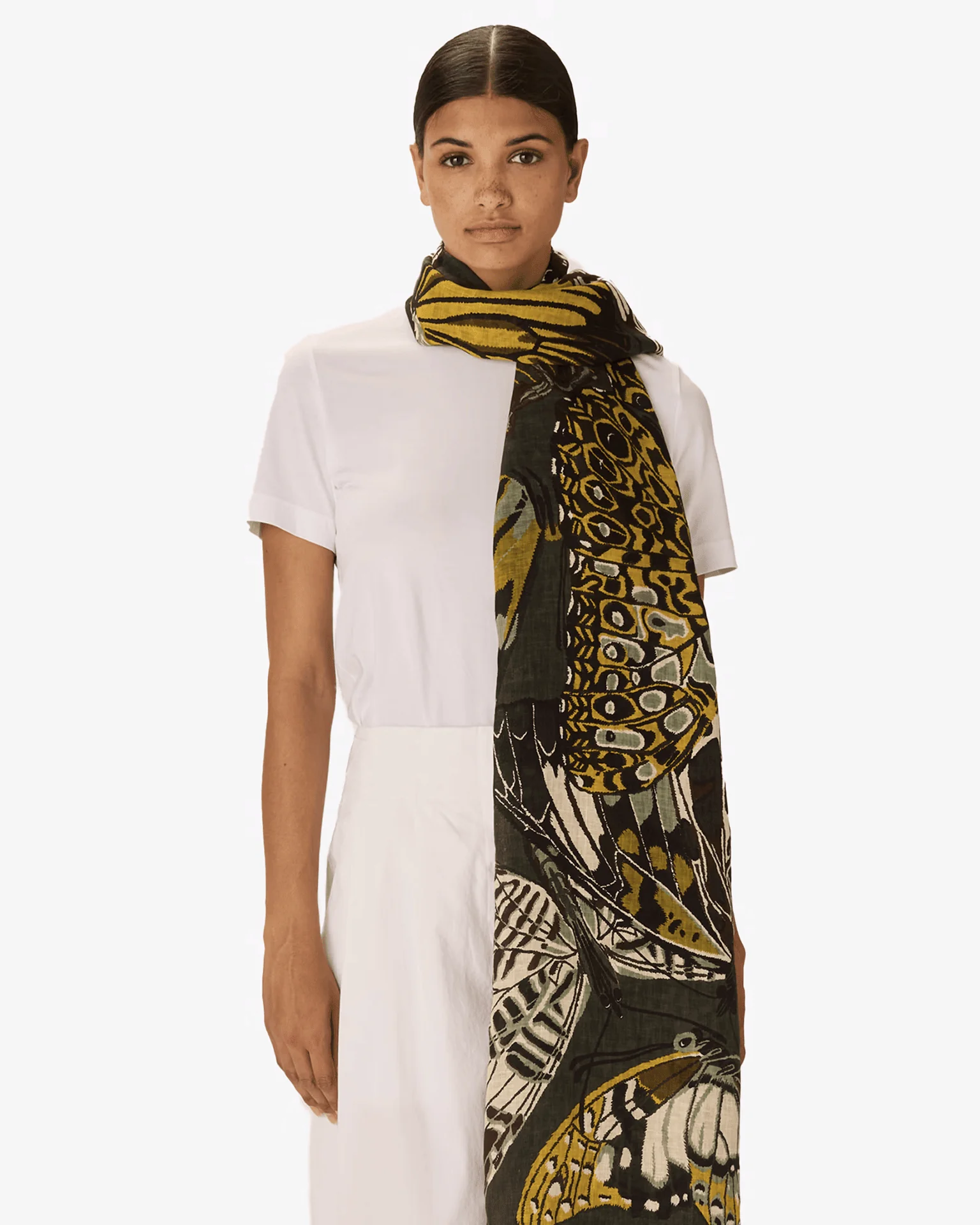 Scarf / Etole 100 Papillons in Khaki - Image 3