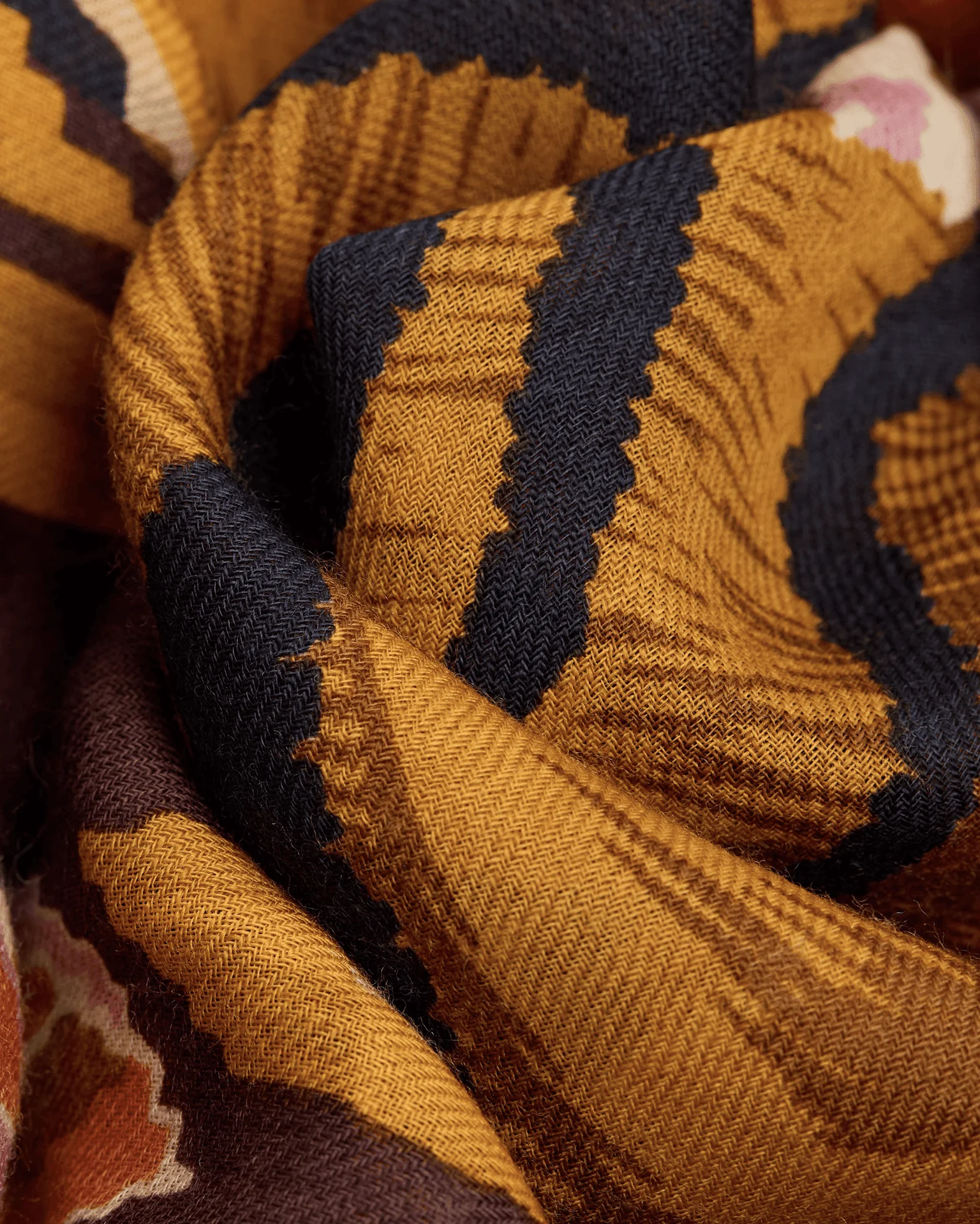 Scarf / Etole 70 Jorgen in Caramel - Image 3