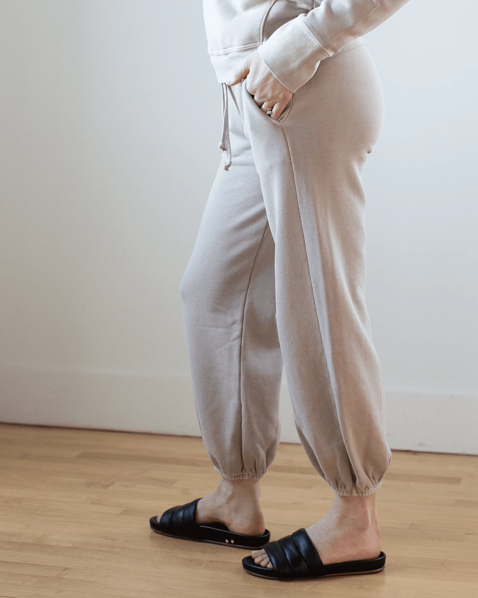 Shane Basic Sweatpant in Sable - Image 3