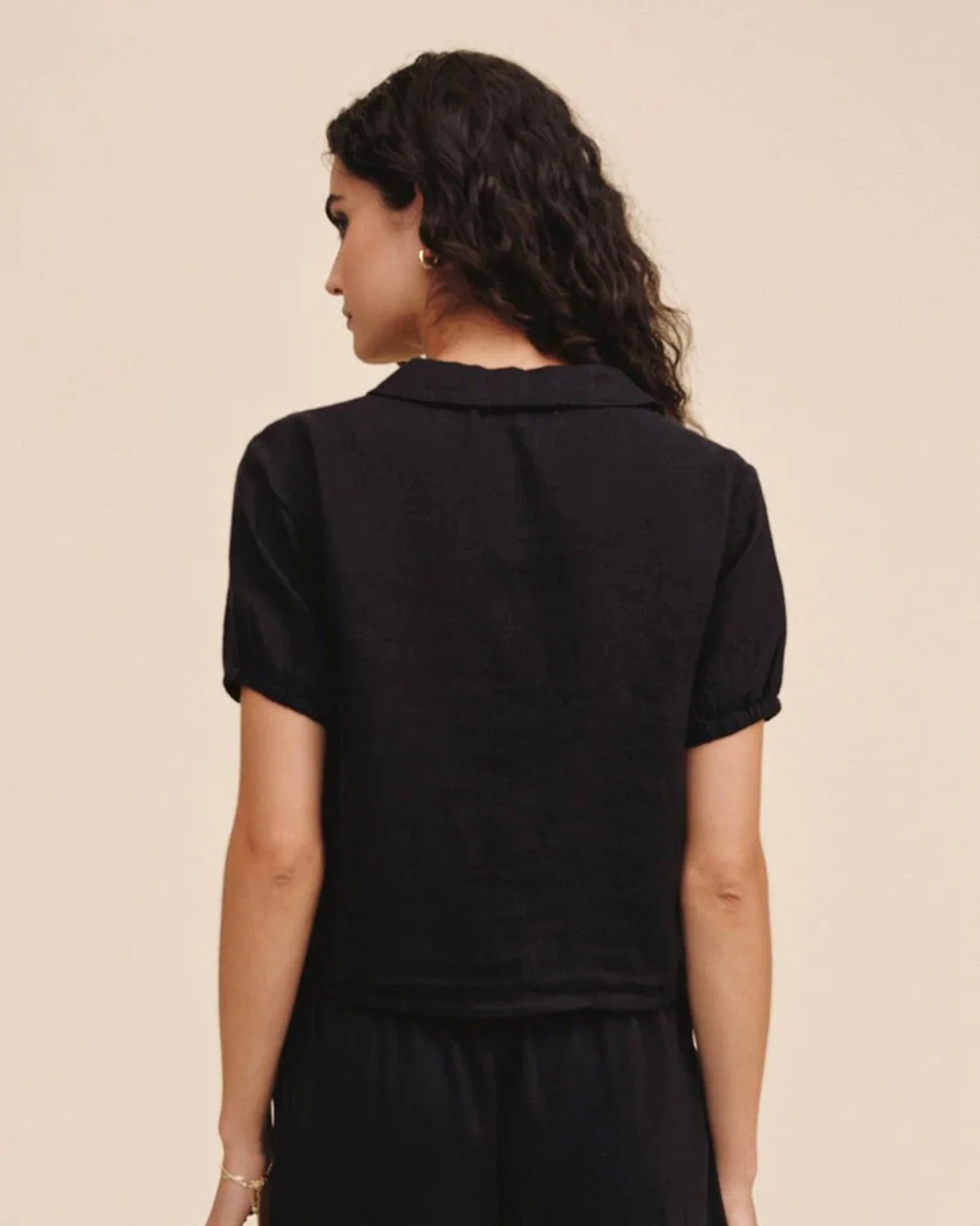 Short Sleeve Puritan Collar Shirt in Black - Image 4