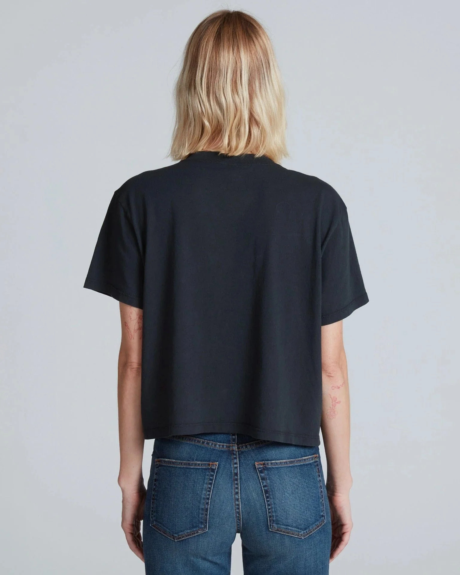 Shrunken Boy Tee in Crème De La Femme - Image 3