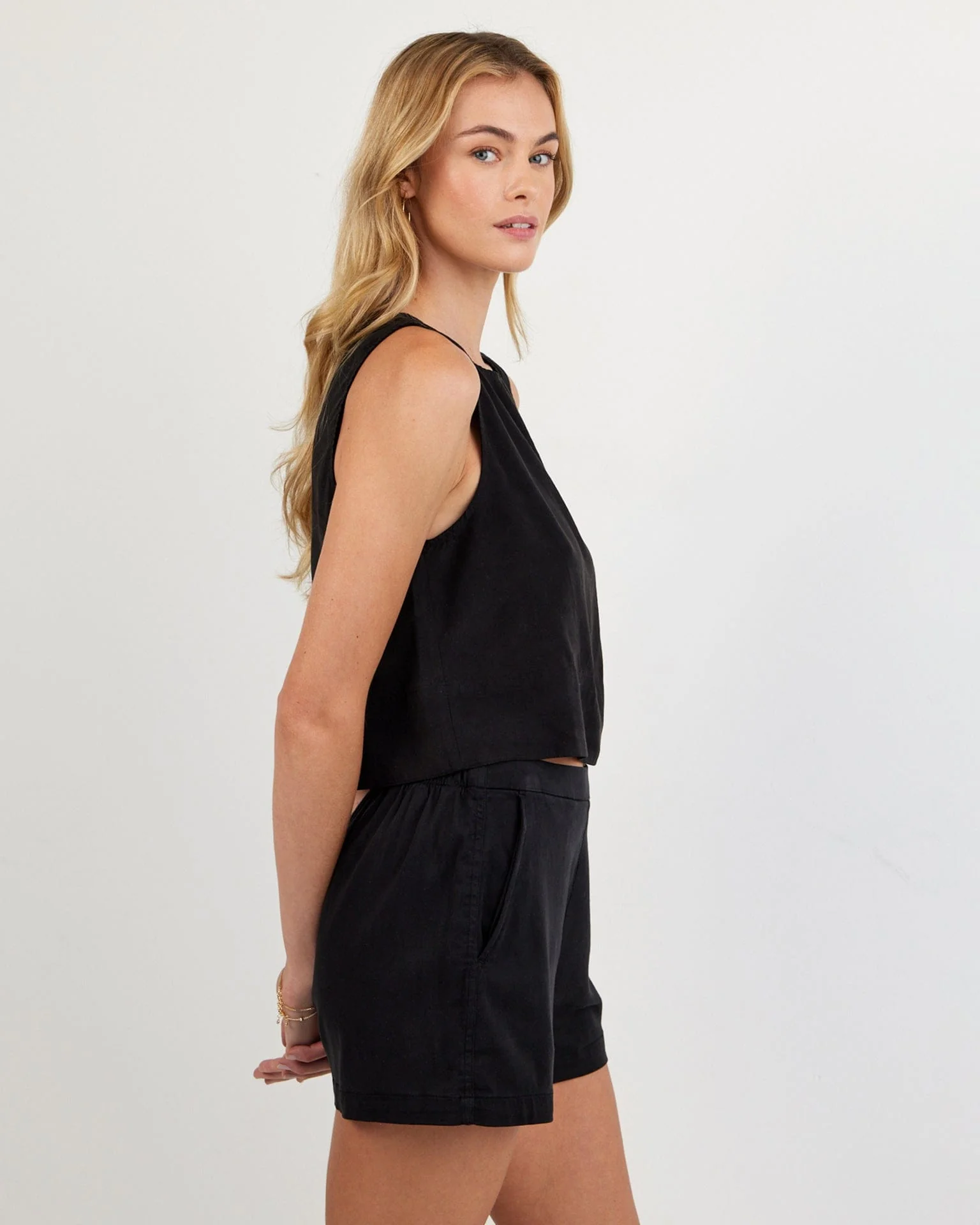 Sleeveless Boat Neck Split Back in Vintage Black - Image 2