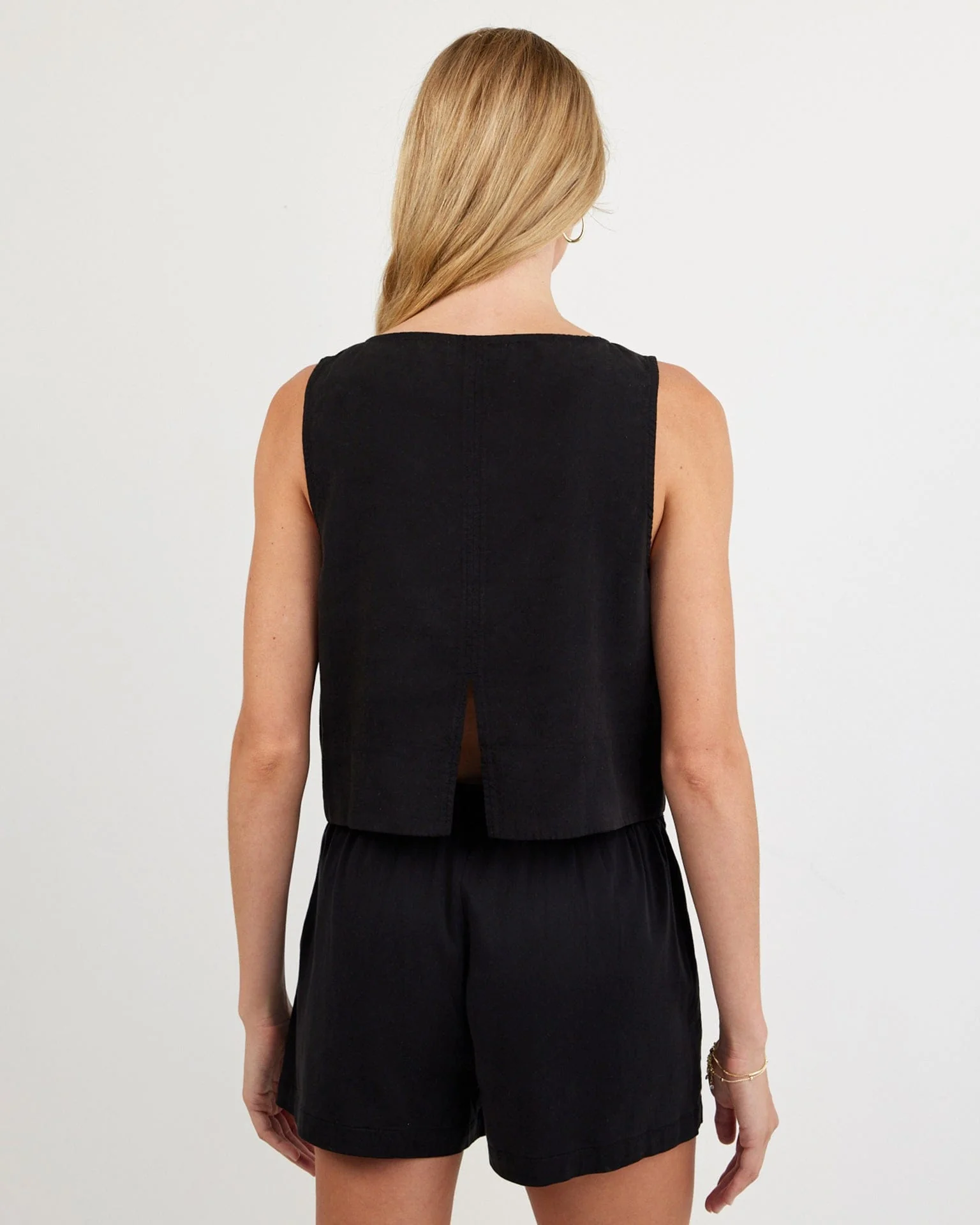 Sleeveless Boat Neck Split Back in Vintage Black - Image 3