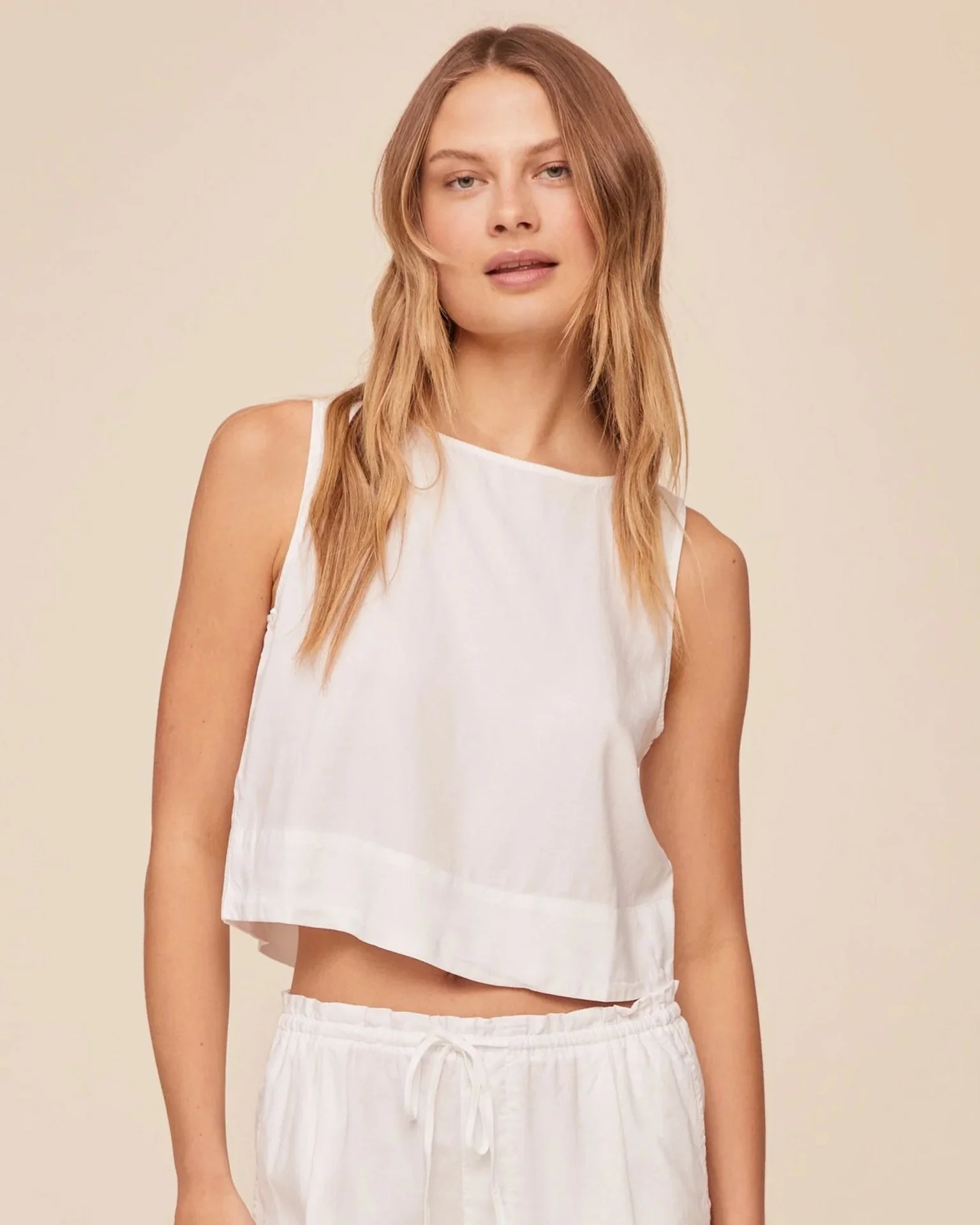 Sleeveless Boat Neck Split Back in White