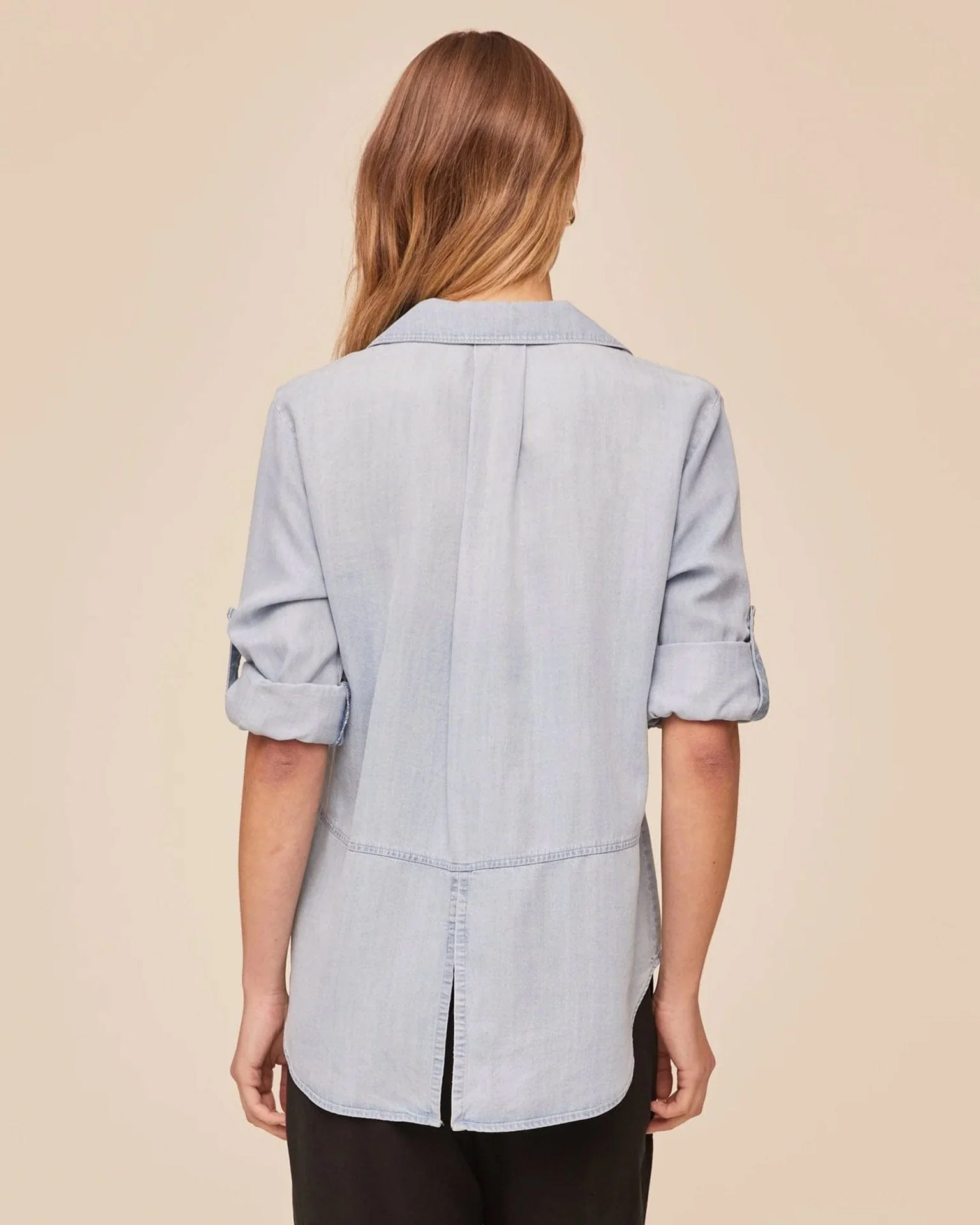 Split Back Button Down in Light Sunspray Wash - Image 3