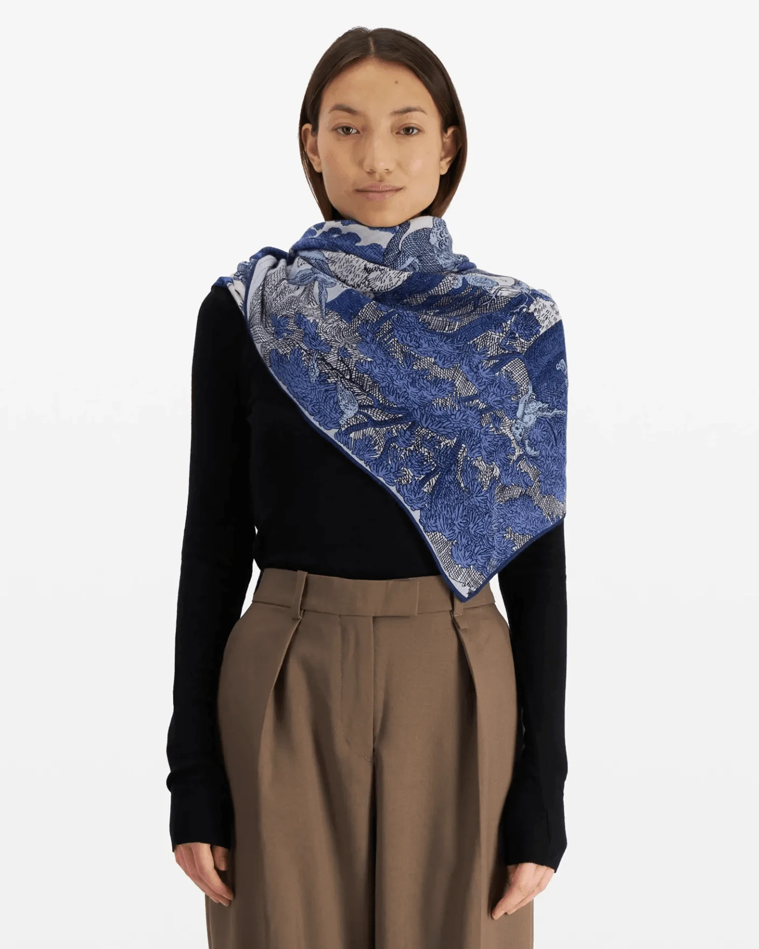 Square / Carre 100 Reve in Blue - Image 3