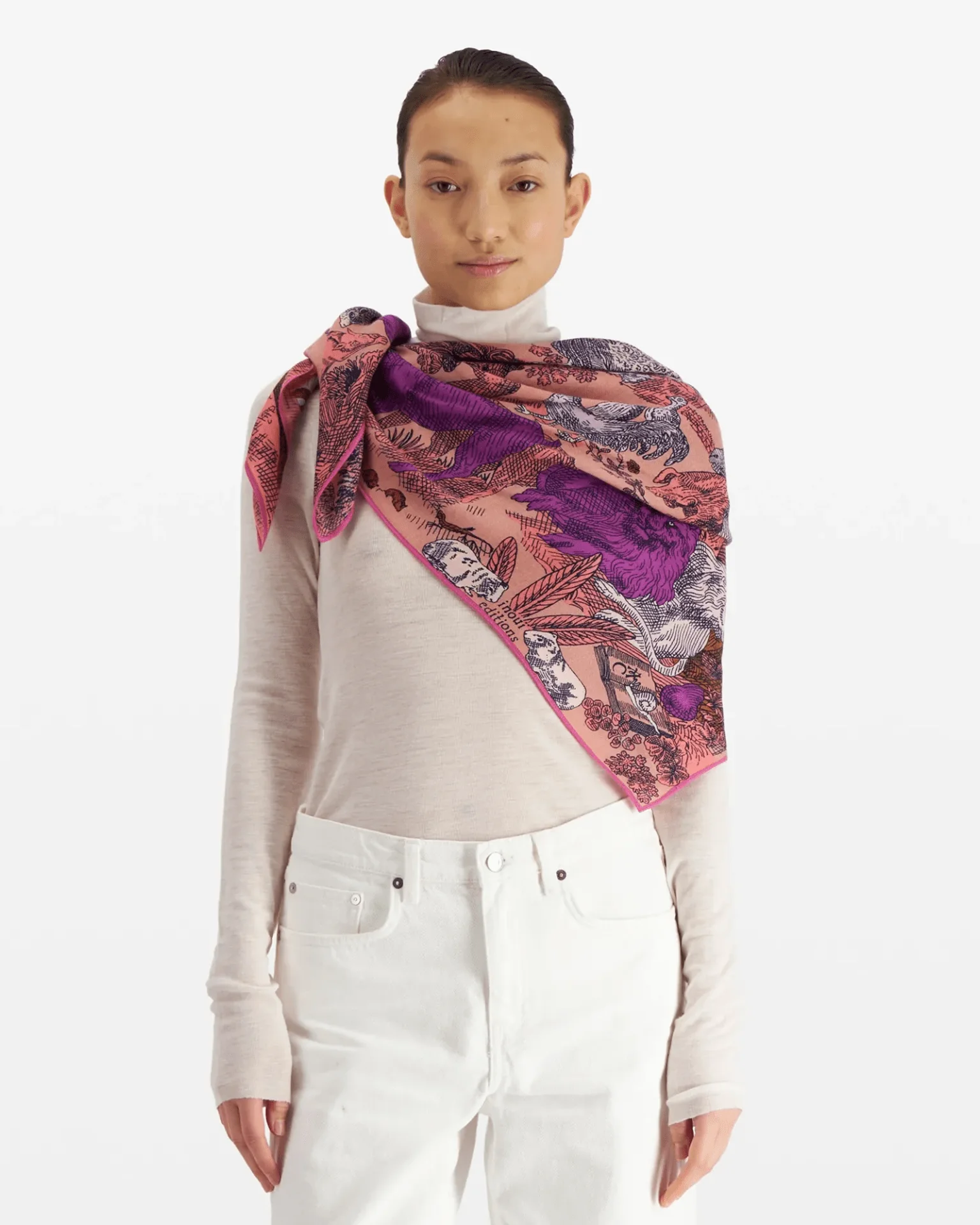 Square / Carre 100 Reve in Fuchsia - Image 3