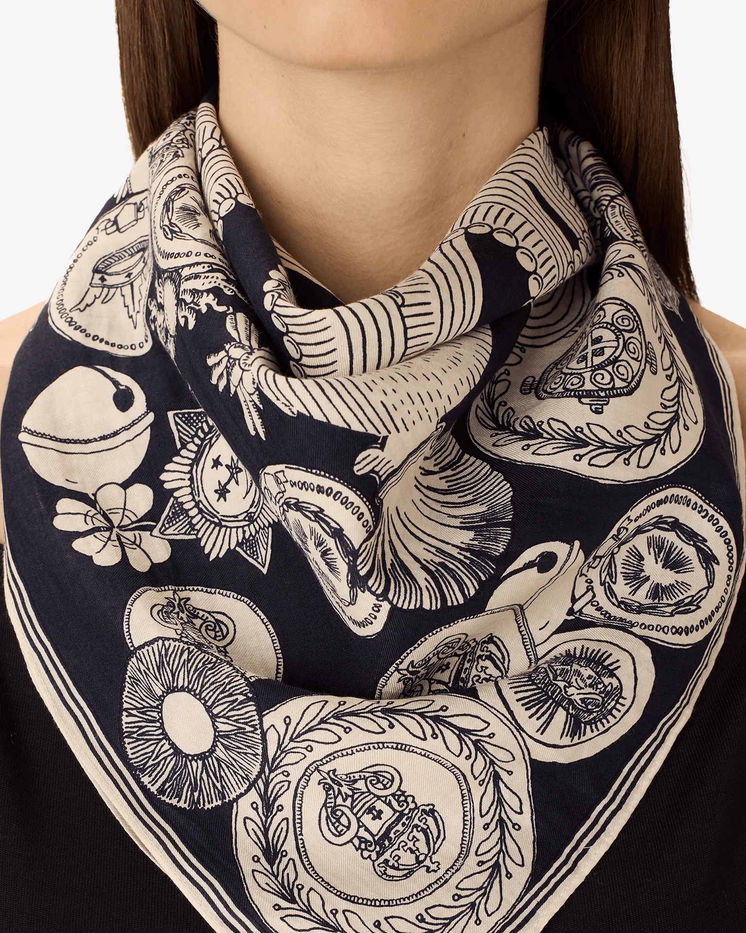 Square / Carre 65 Octopus in Navy - Image 4