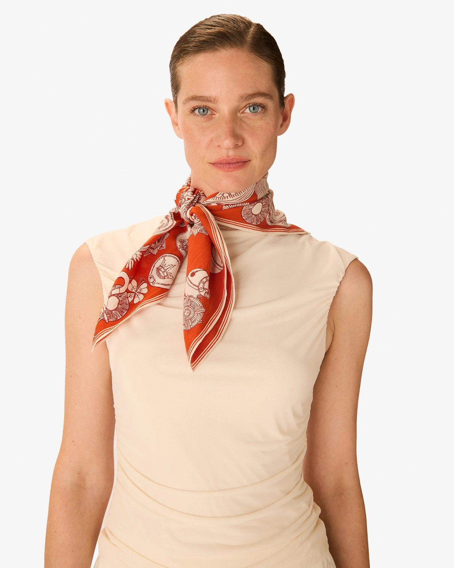 Square / Carre 65 Octopus in Red
