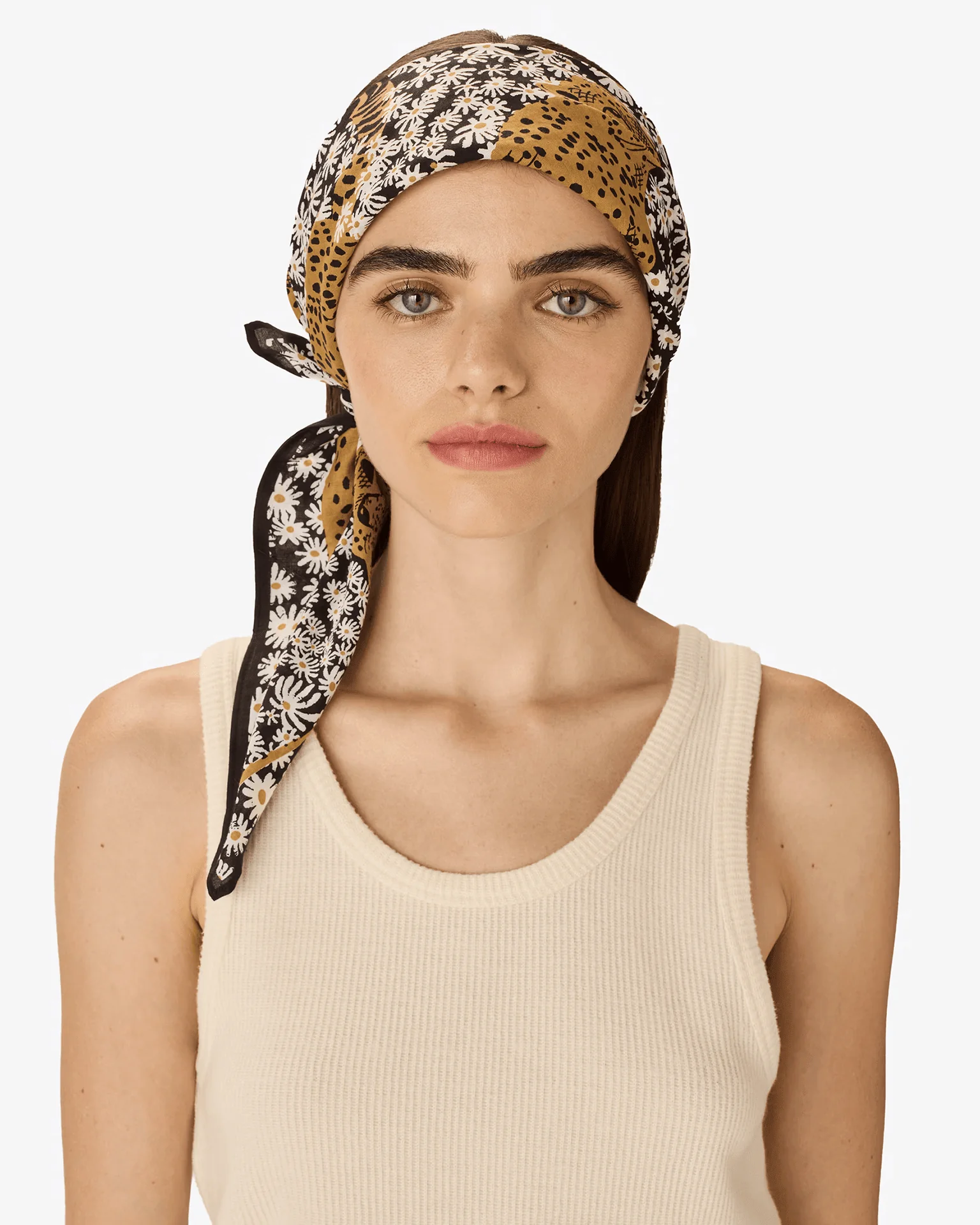 Square / Carre 65 Pampa Scarf in Black