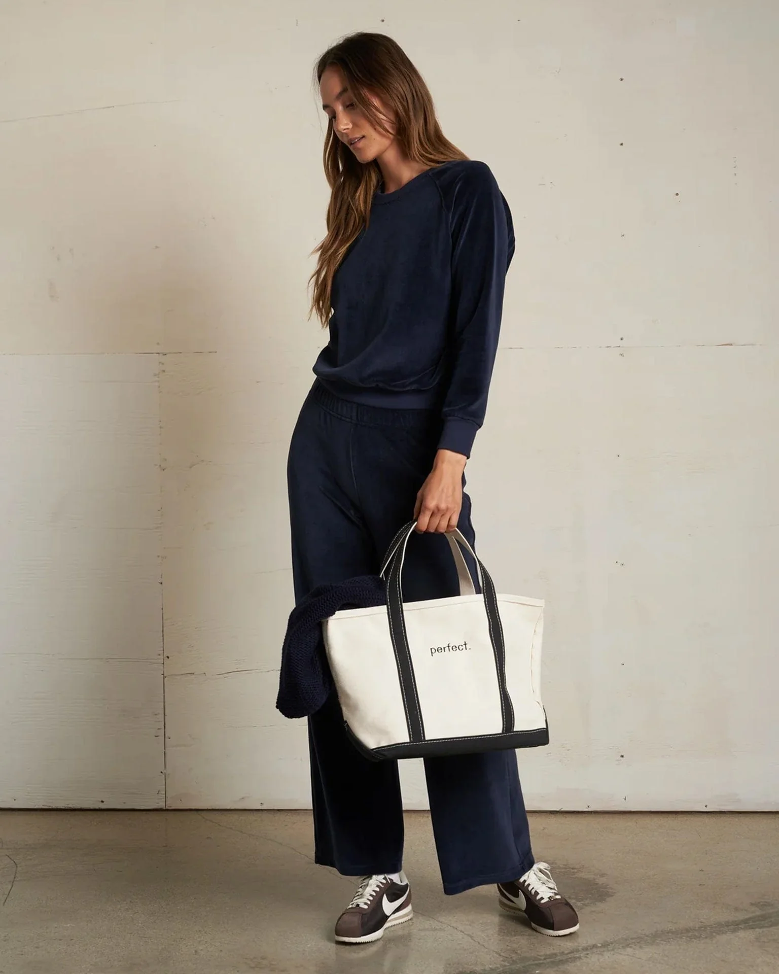 Stella Velour Shrunken Raglan SS in Navy - Image 2