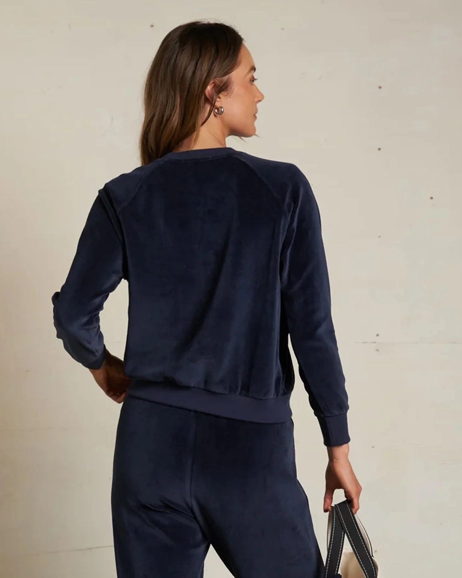 Stella Velour Shrunken Raglan SS in Navy - Image 3