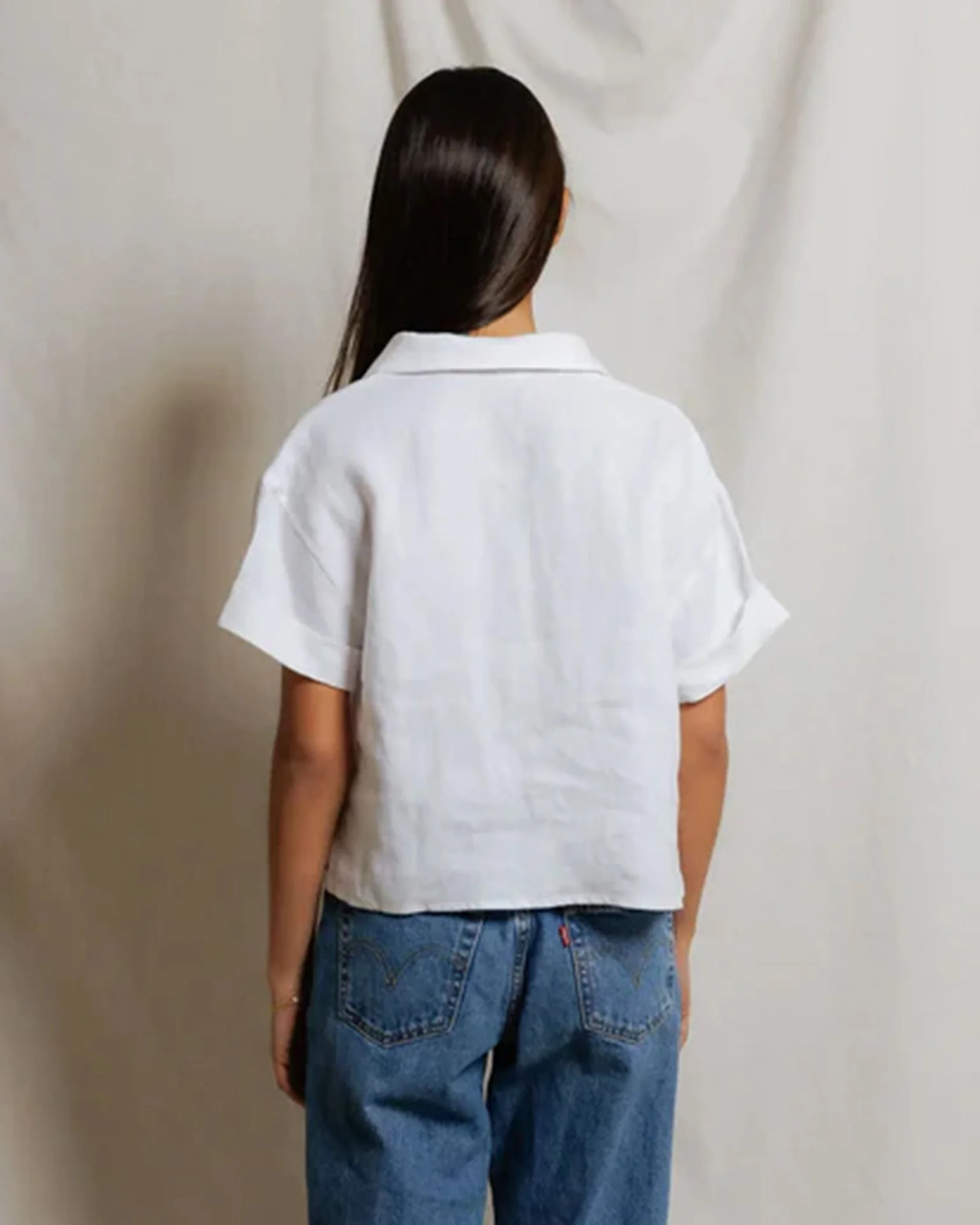 Tabitha - Linen 1/4 Button Down Collared Tee in White - Image 5
