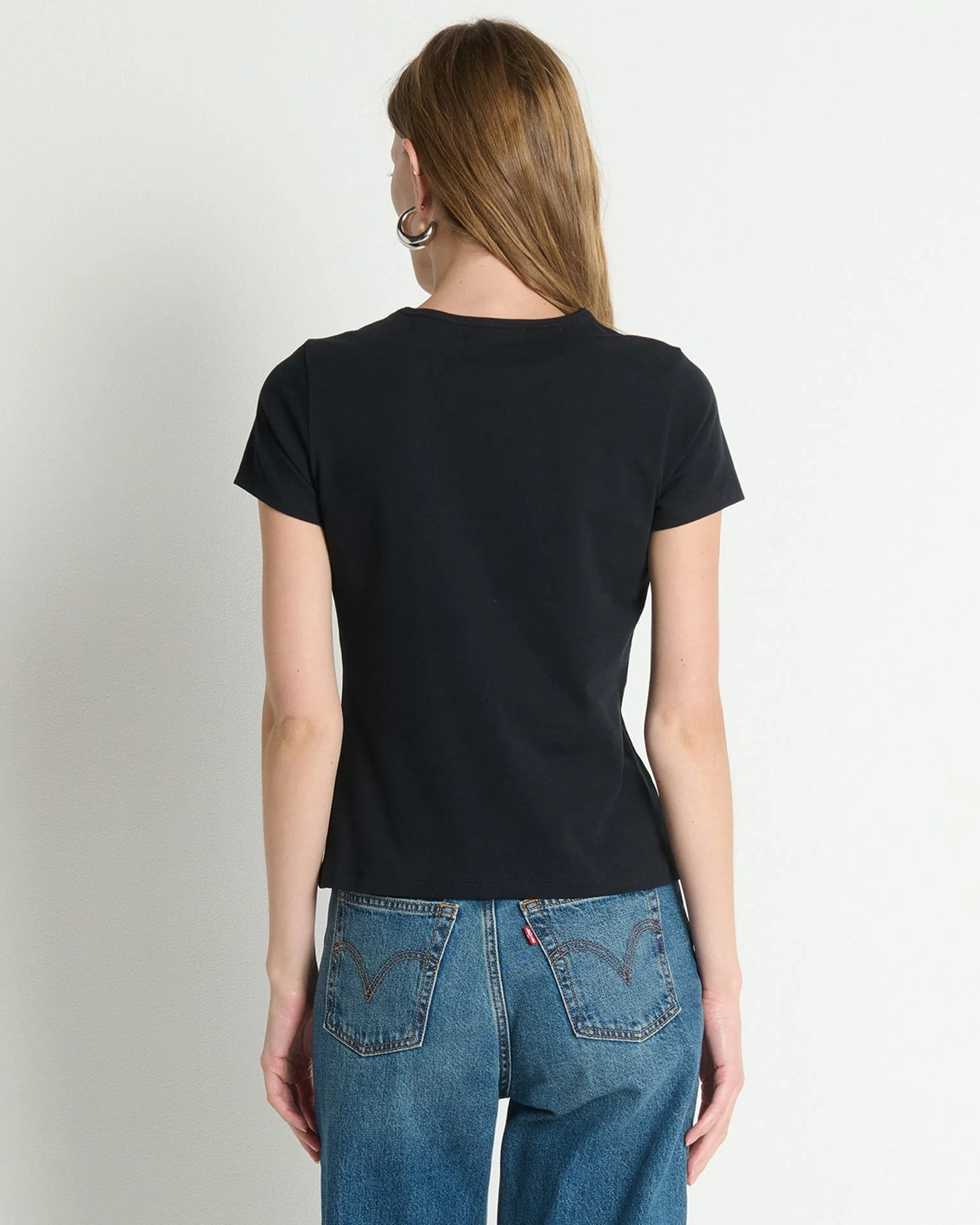 Tavi Crew Neck Tee in Jet Black - Image 3