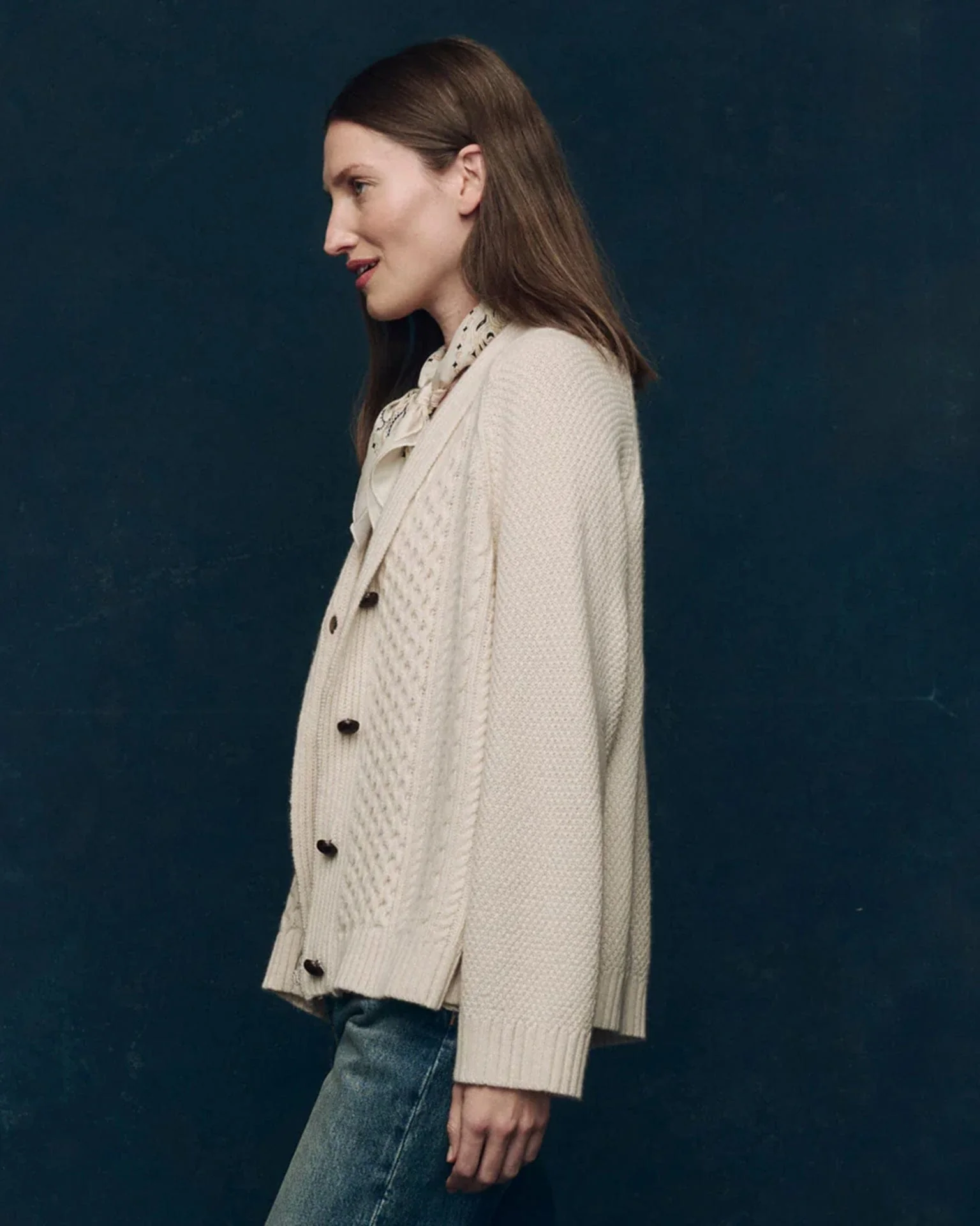 The Cashmere Cable Lodge Cardigan in Cream - Image 4