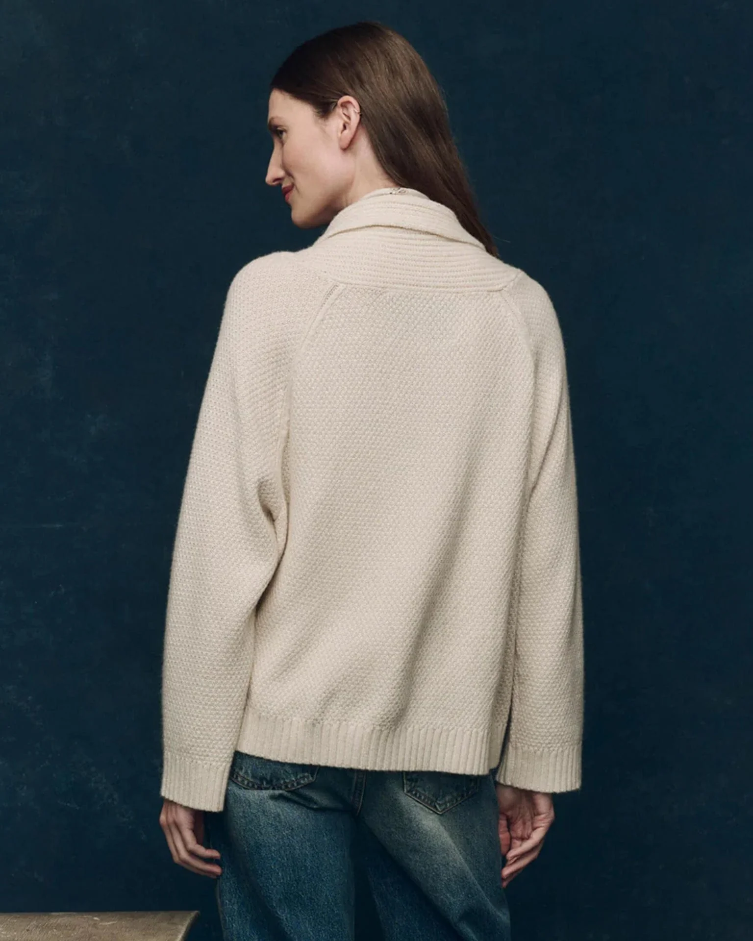 The Cashmere Cable Lodge Cardigan in Cream - Image 5