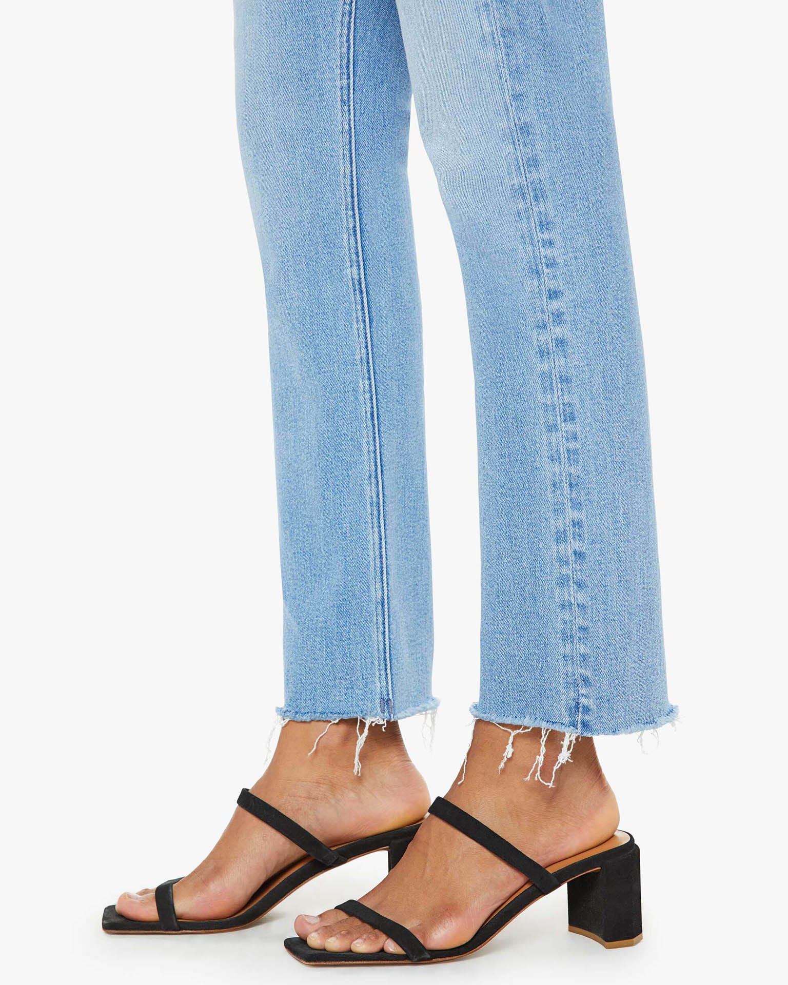 The Mid Rise Dazzler Ankle Fray in Blessing in Disguise - Image 4