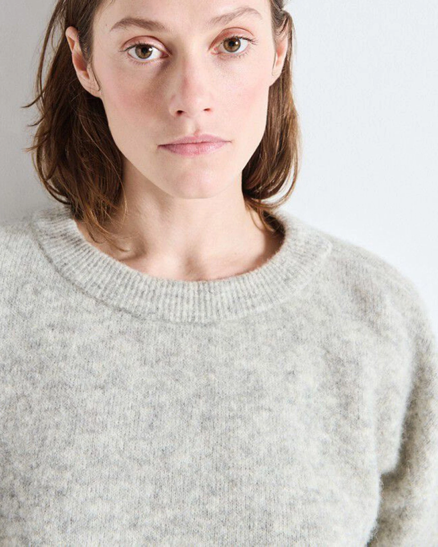Vito Crewneck Sweater w/ Cuff Slv in Gris Clair - Image 3