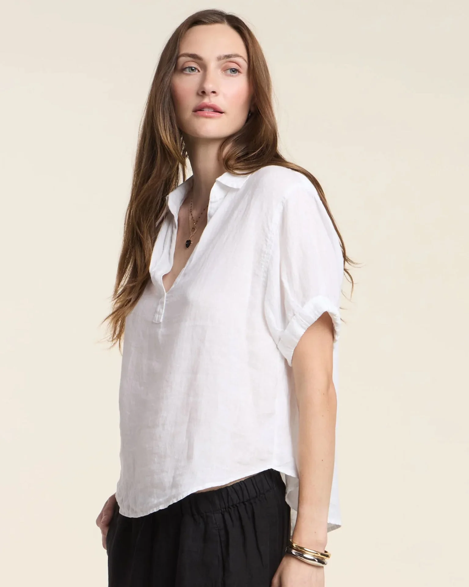 Vivica Short Sleeve Henley Top In White - Image 3