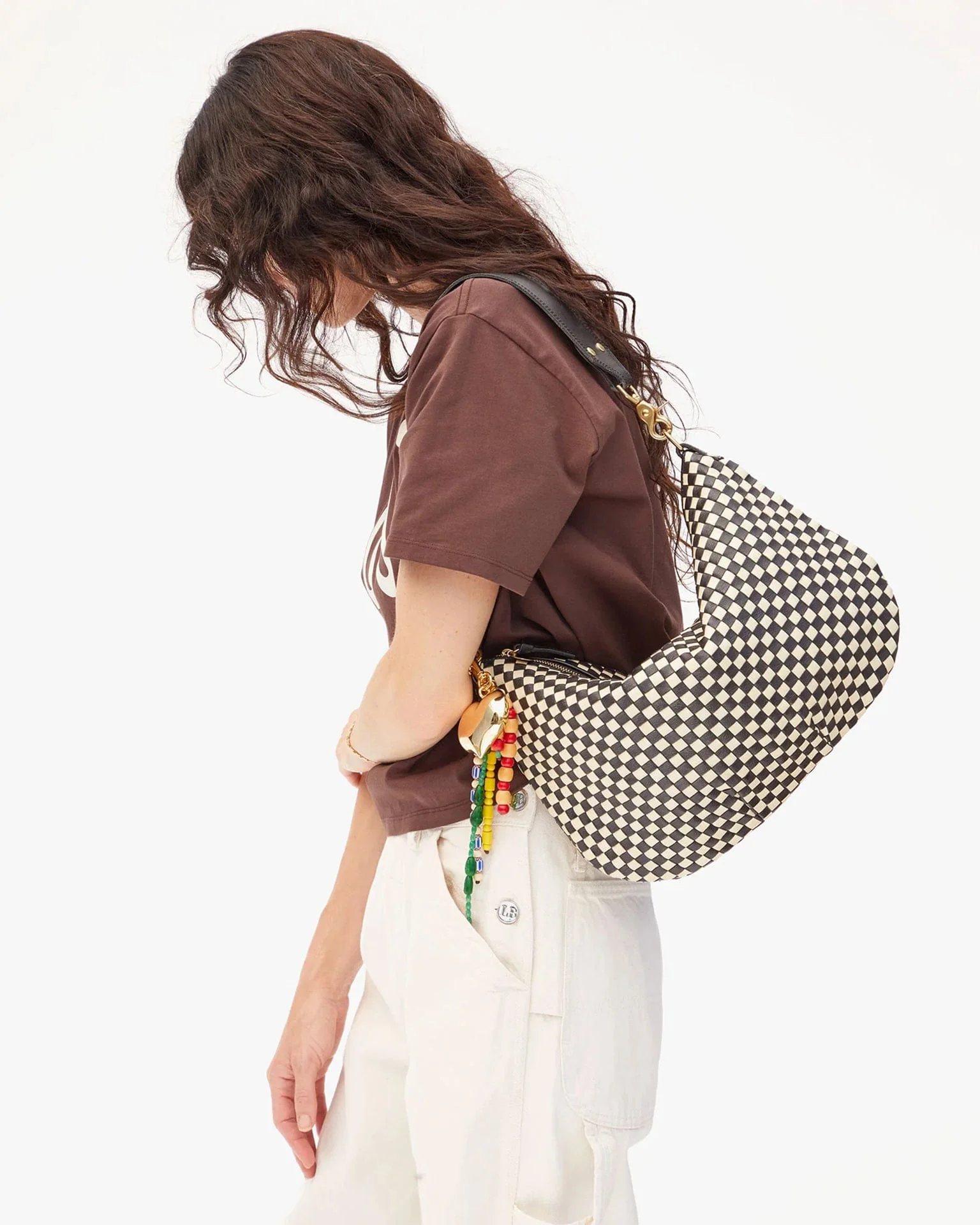 Woven Checker Moyen Messenger in Black & Cream - Image 3