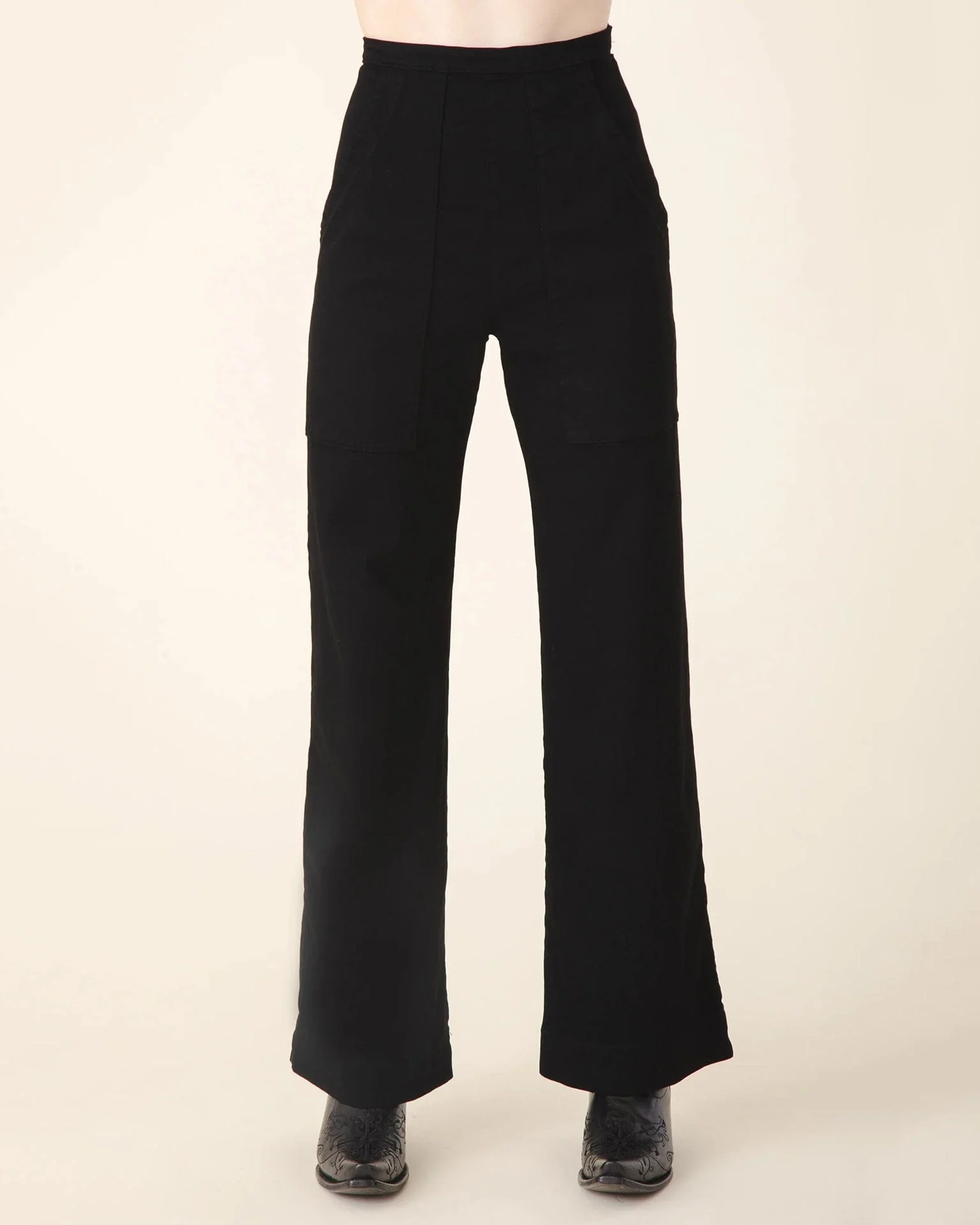 Yr Arrow Pant in Black