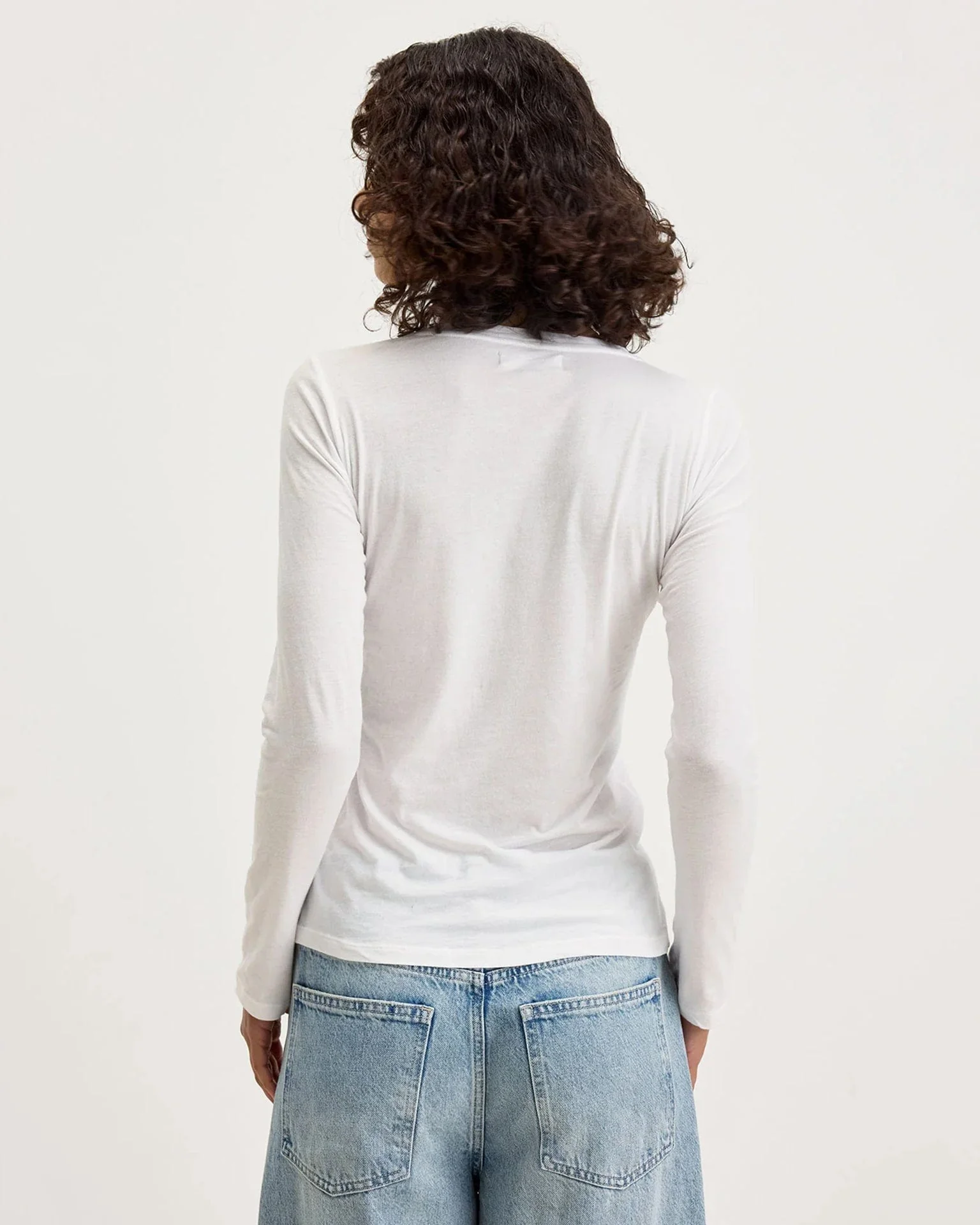 Zofina in White - Image 4